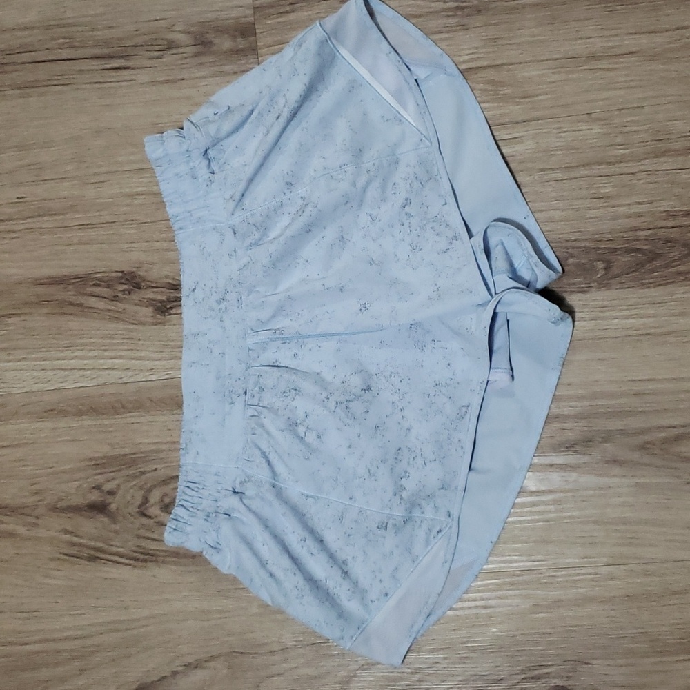 Lululemon Hotty Hot Low-Rise Lined Short 2.5" *Gravel Dust Pastel Blue Multi